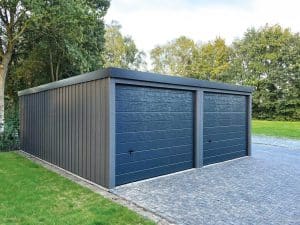 Doppelgarage mit Strukturwand