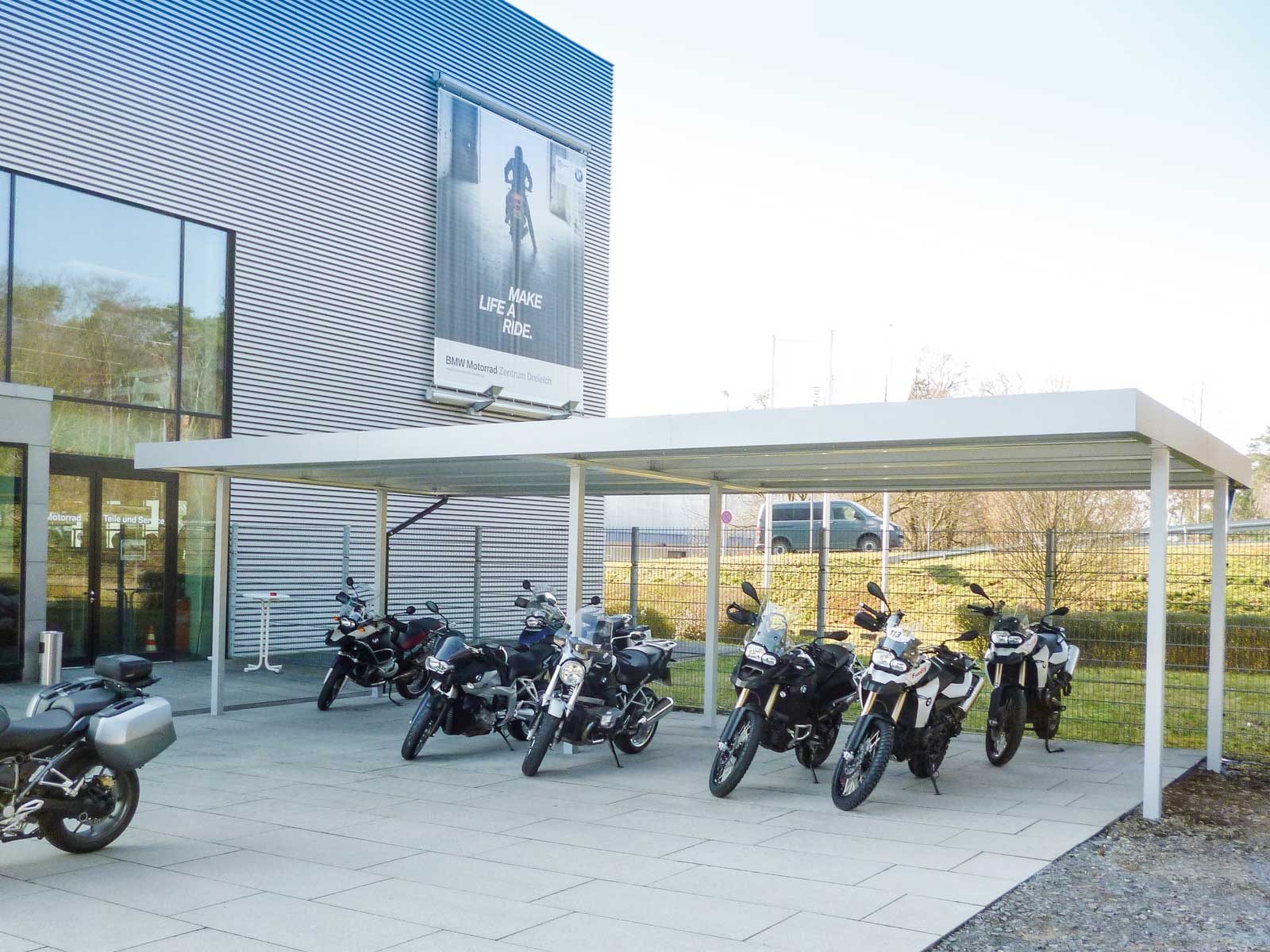 Überdachung für Motorräder - Parkplatzüberdachung Siebau