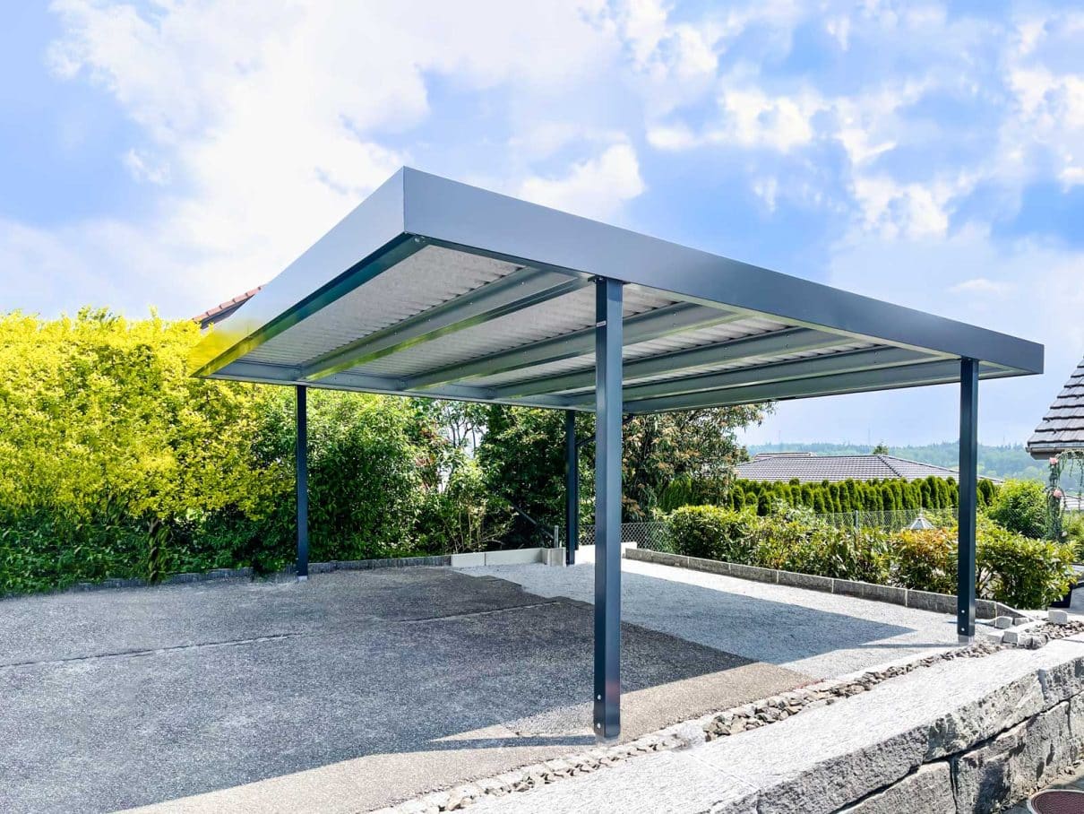 Doppelcarport mit eingerückten Stützen ohne Sichtschutzelemente