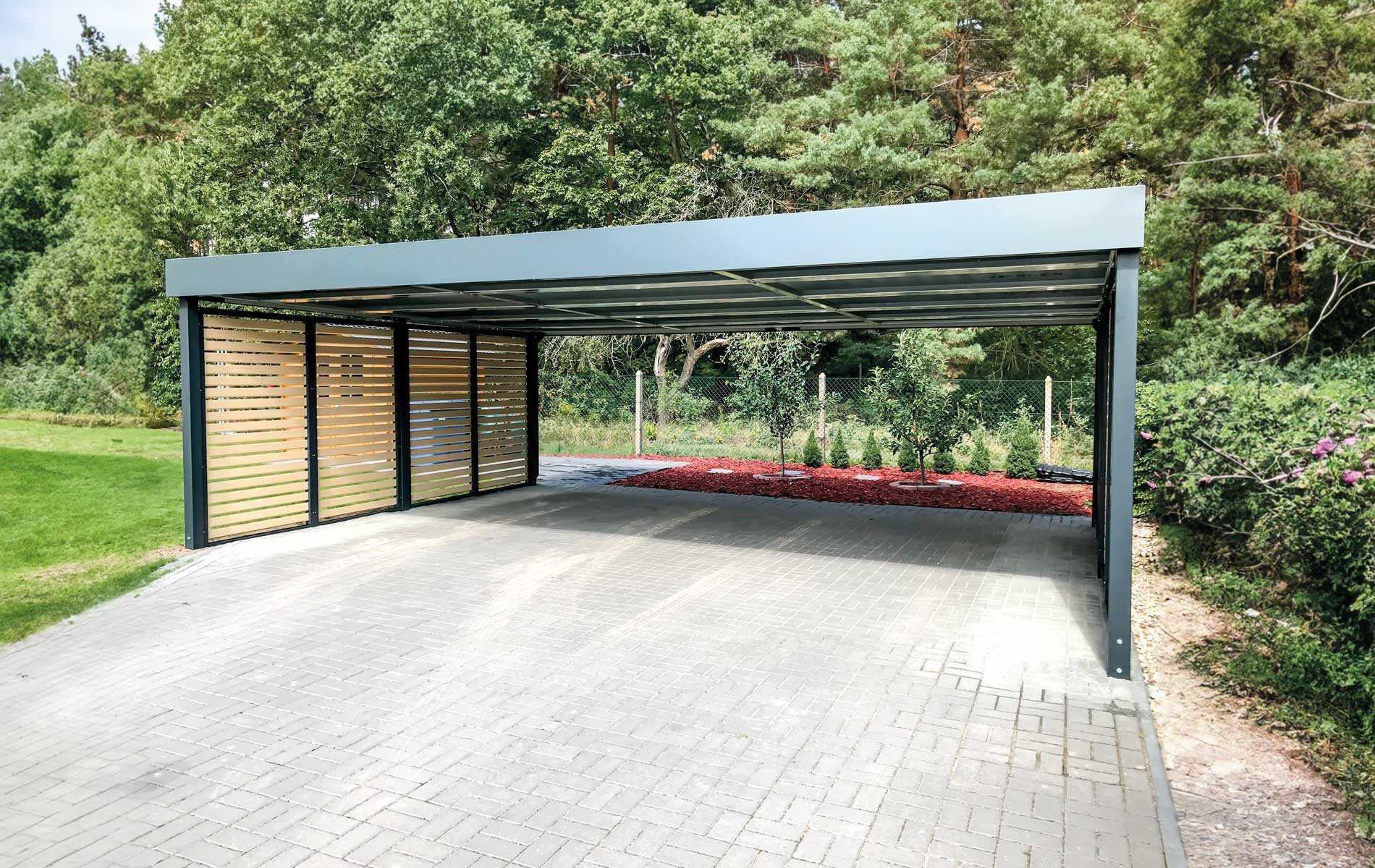 Doppelcarport mit einer Breite von 8,03 Metern ohne Mittelstütze