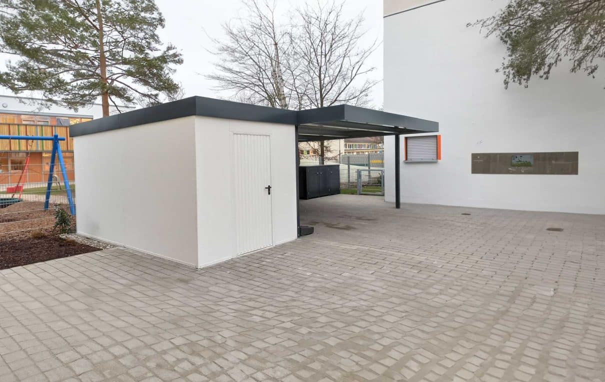 Carport mit Geräteraum in Flachwand-Optik