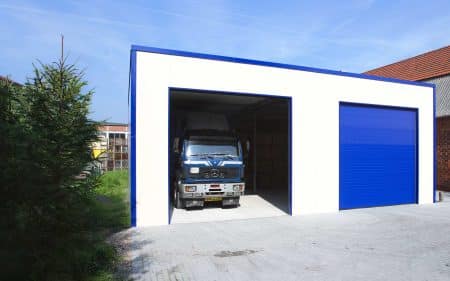 Fahrzeughalle für Speditionen