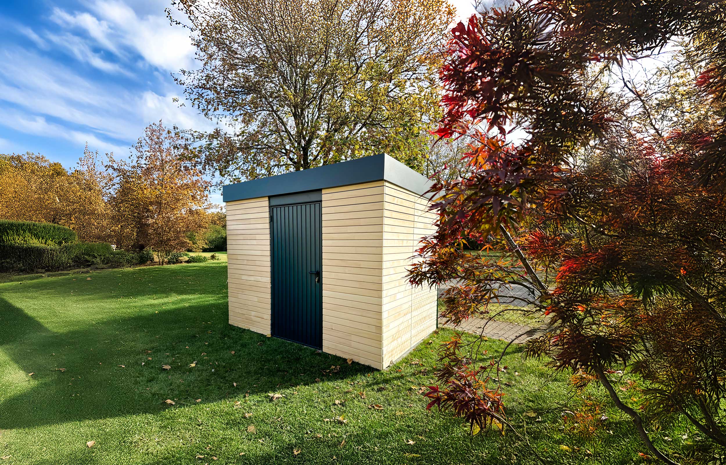 Gerätehaus aus Metall, Typ M.1 mit vollständiger Holzverkleidung