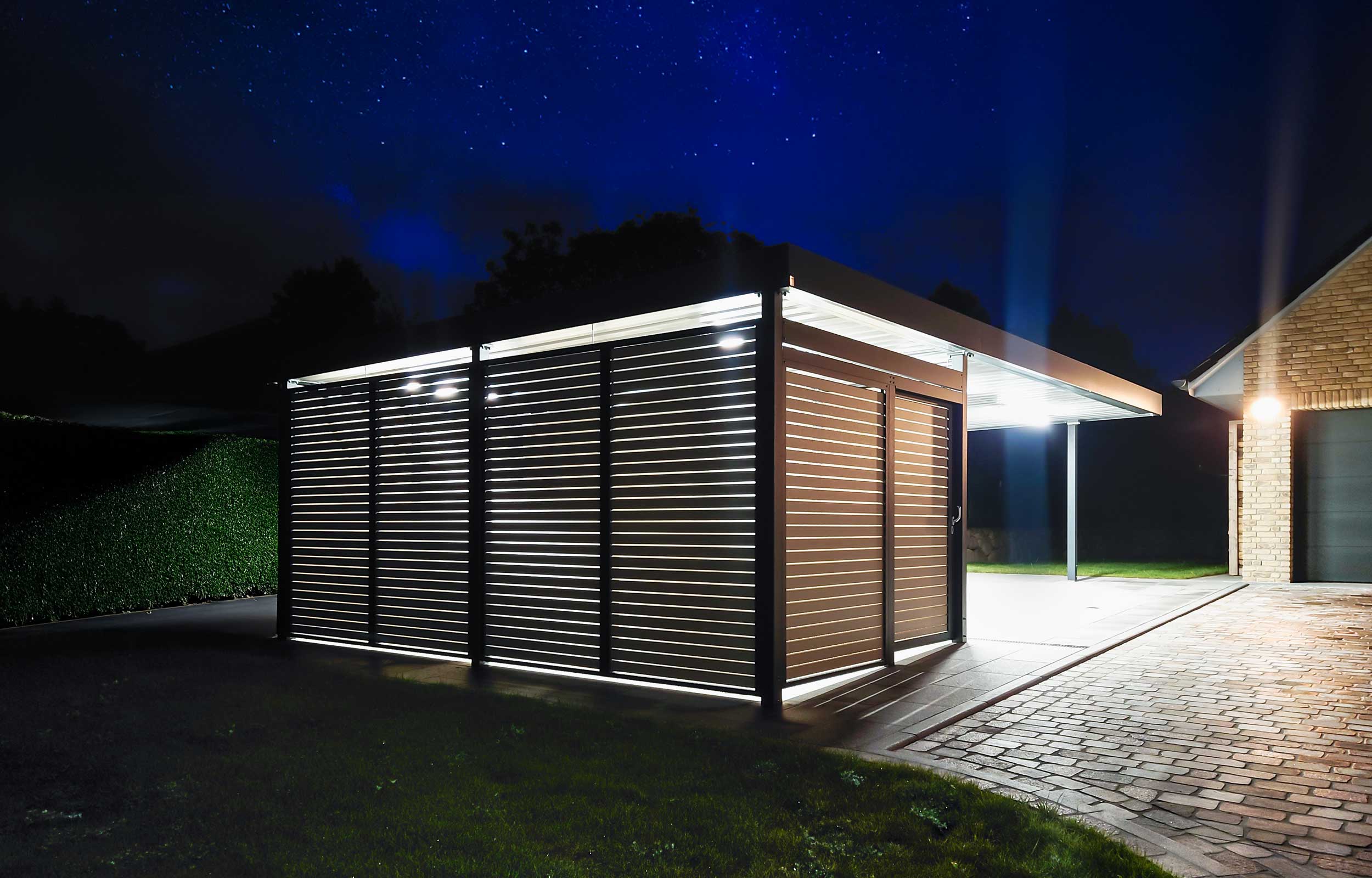 Carport aus Metall. Genau auf Maß gebaut