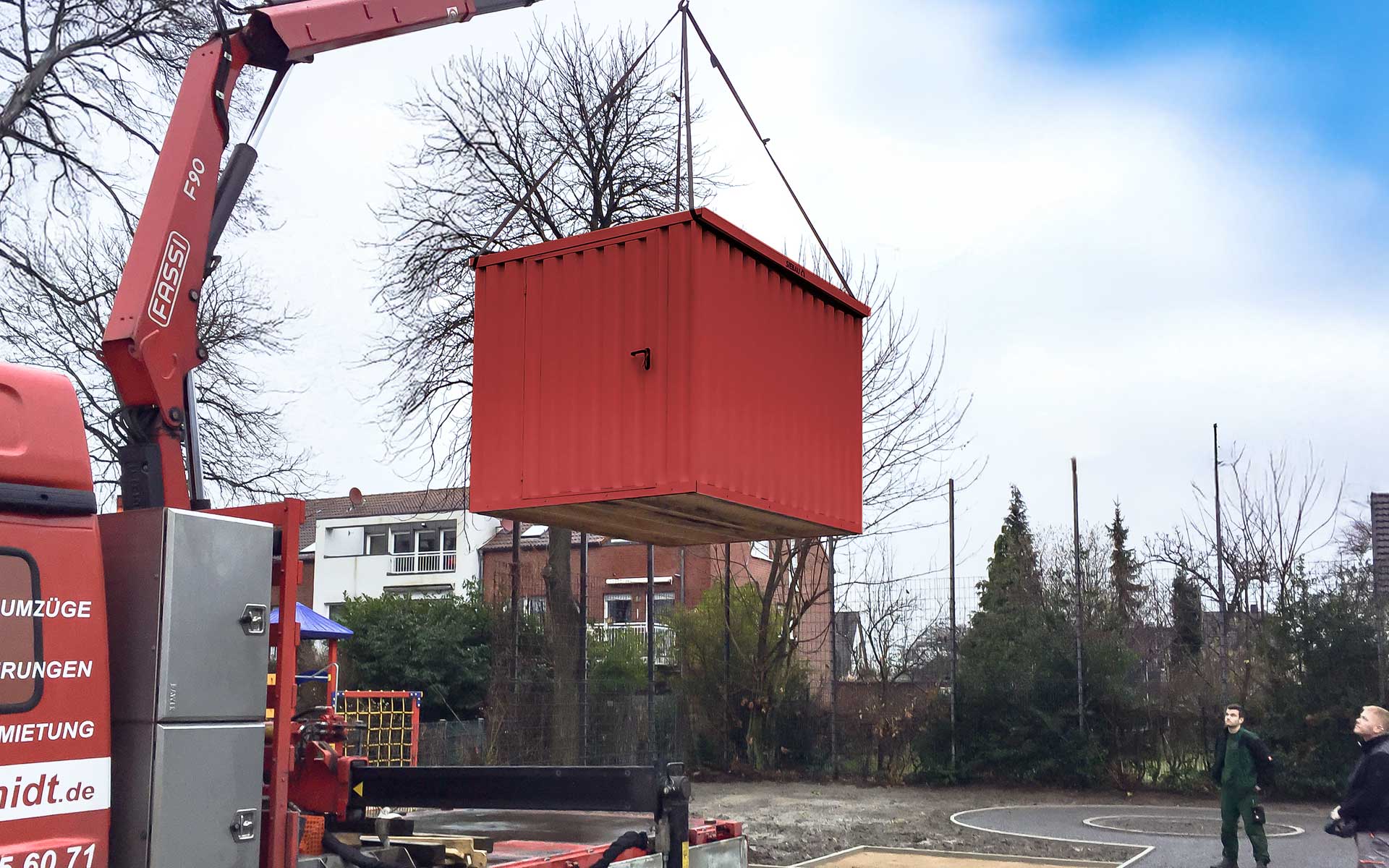 Materialcontainer montiert angeliefert