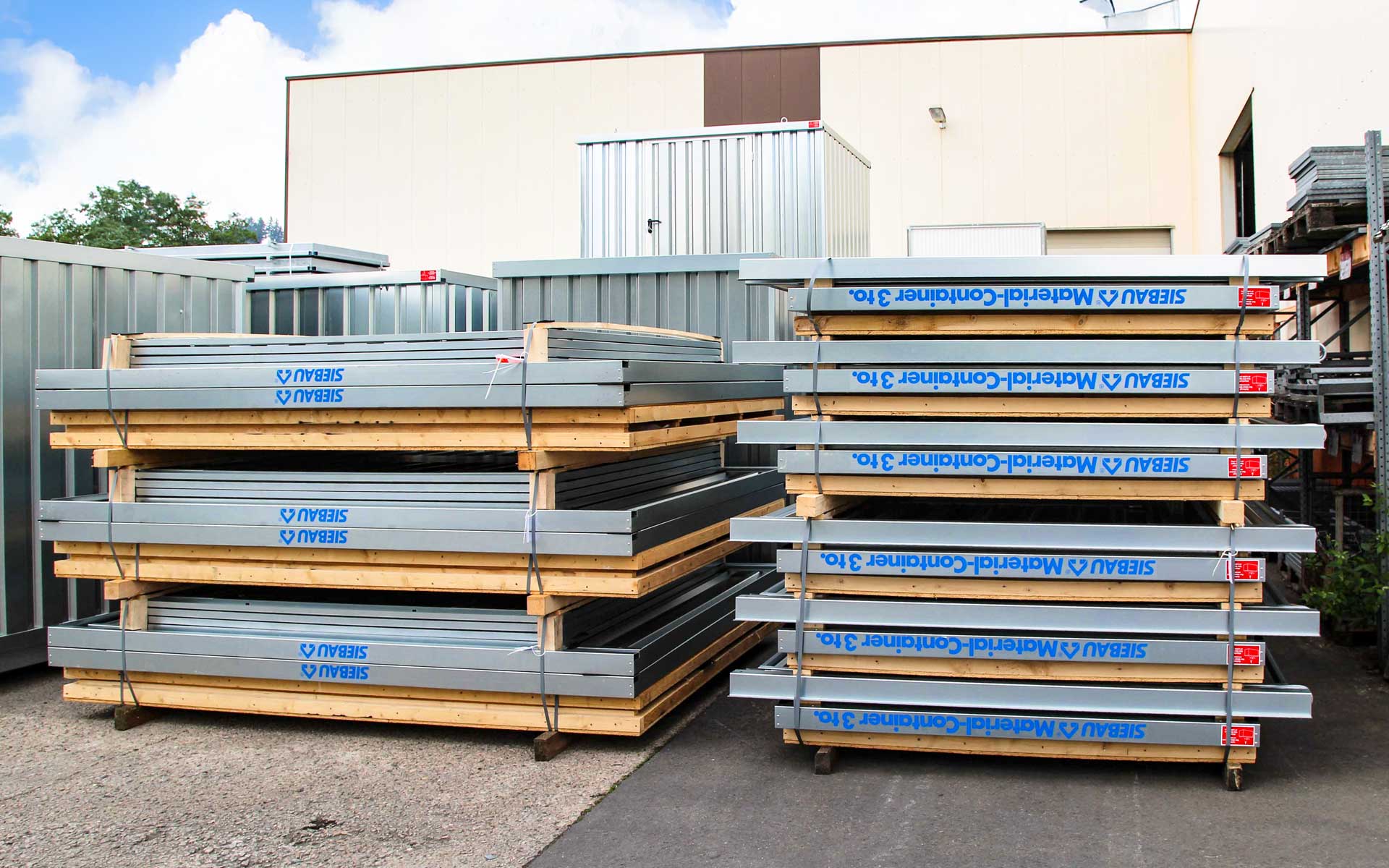 Materialcontainer liegend palettiert